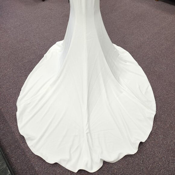Martin Thornburg 120249 Size 8 Ivory Fit & Flare Bridal Gown - Picture 7 of 9